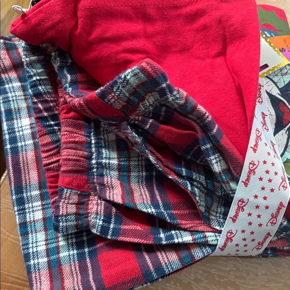 NWT Women's Disney's Mickey Mouse Long Sleeve Pajama Top & Bottom with pockets. - Picture 7 of 7